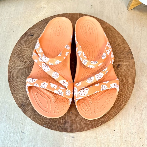 CROCS Shoes - Crocs Kadee II Sandals | Orange with White Seashell Print | Size 8